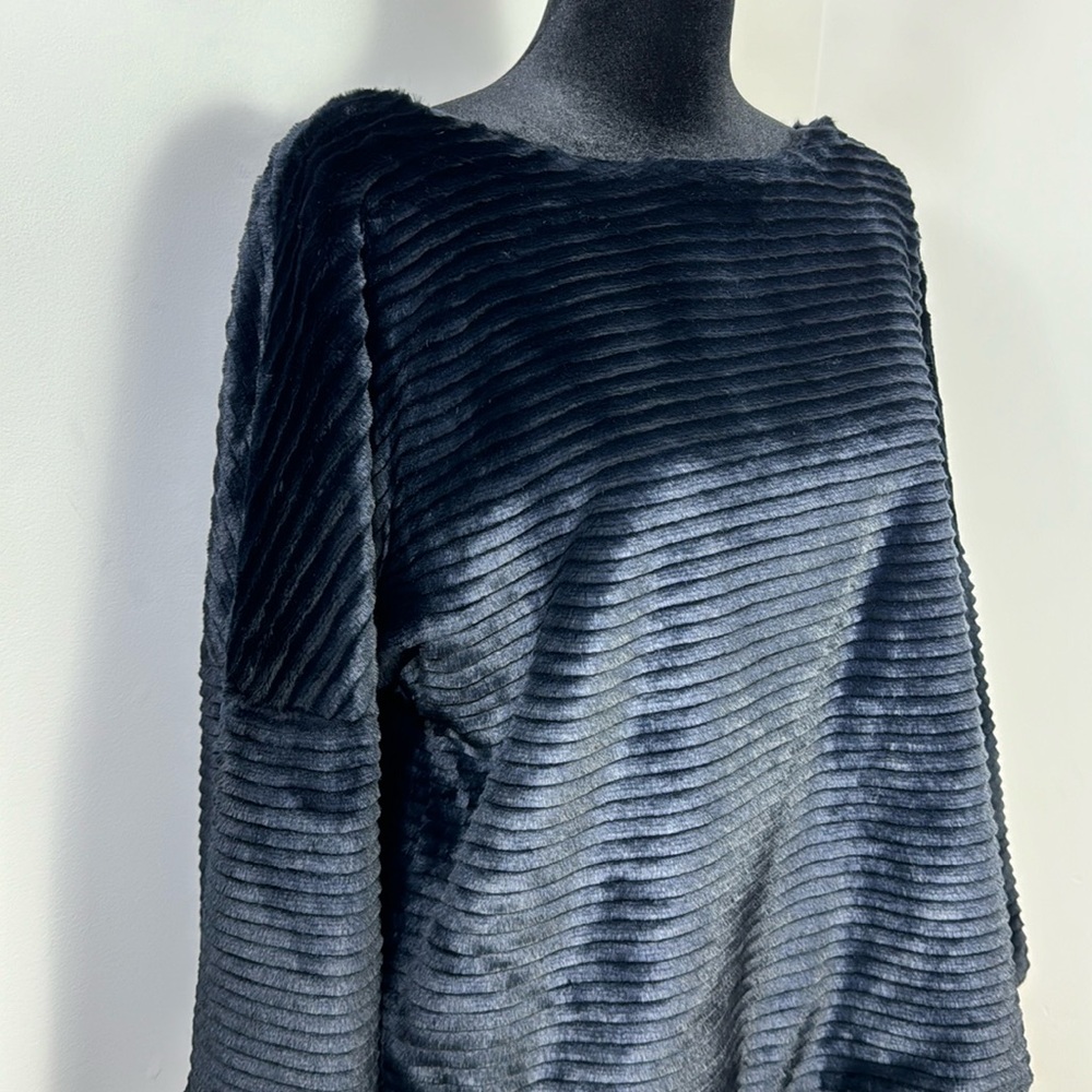 C. Wonder Black Ribbed Top